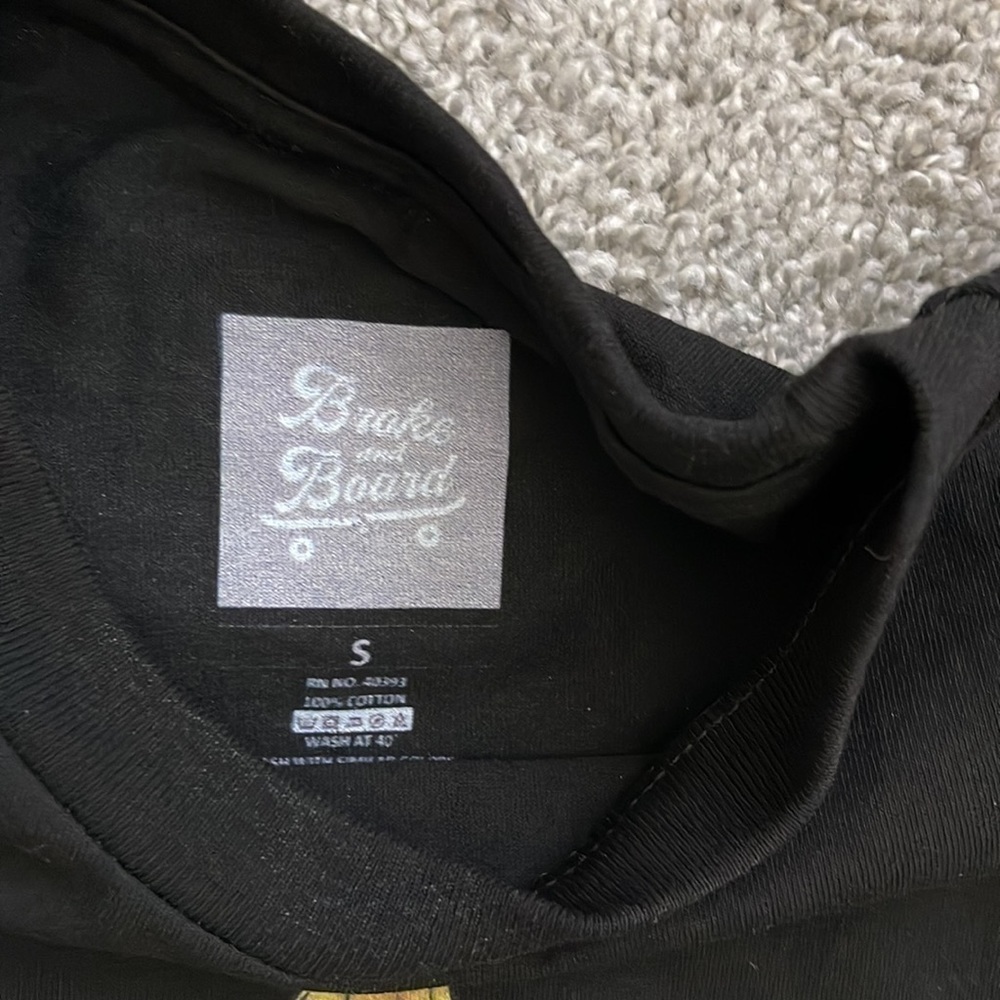 Black T-Shirt-“It’s a Jungle Out There” - Picture 3 of 4
